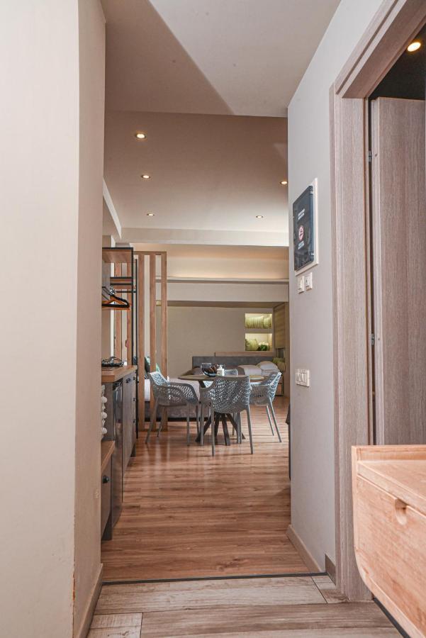 Wisdom Residence Luxury Apartments At Plaka Афины Экстерьер фото