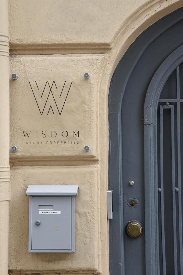 Wisdom Residence Luxury Apartments At Plaka Афины Экстерьер фото