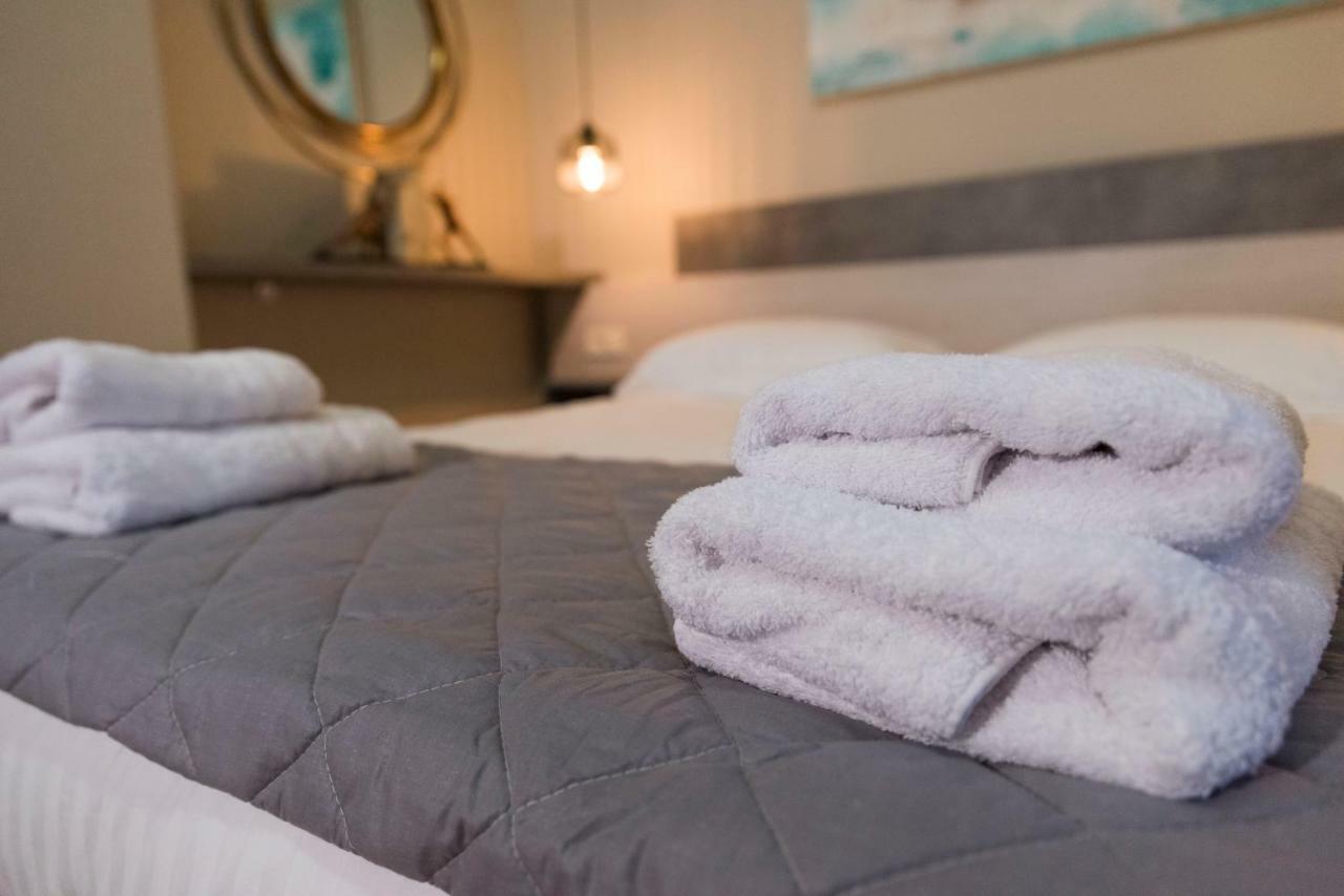 Wisdom Residence Luxury Apartments At Plaka Афины Экстерьер фото
